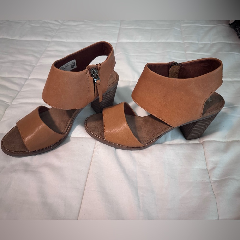 Toms Tan Heeled Sandals with Geometric Design